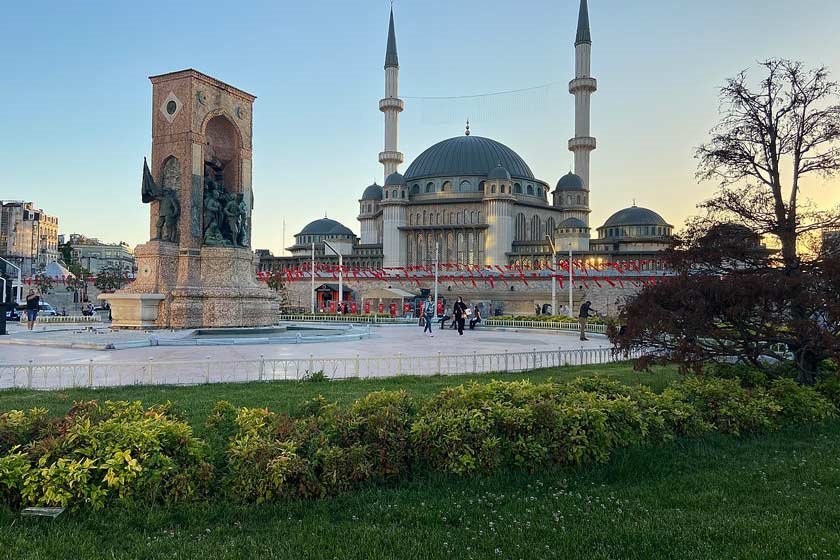 میدان تکسیم در استانبول
