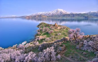 زیبایی ها و جاذبه های گردشگری شهر وان ترکیه