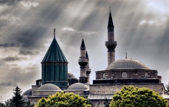 آرامگاه و موزه مولانا