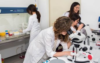 تحصیل داروسازی در ترکیه + شرایط تحصیل در این رشته